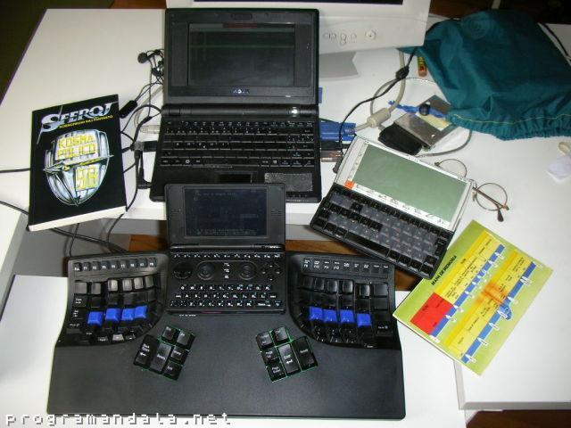 Kinesis-klavaro; Pandora, Asus Eee 4G kaj Psion 5mx Pro.